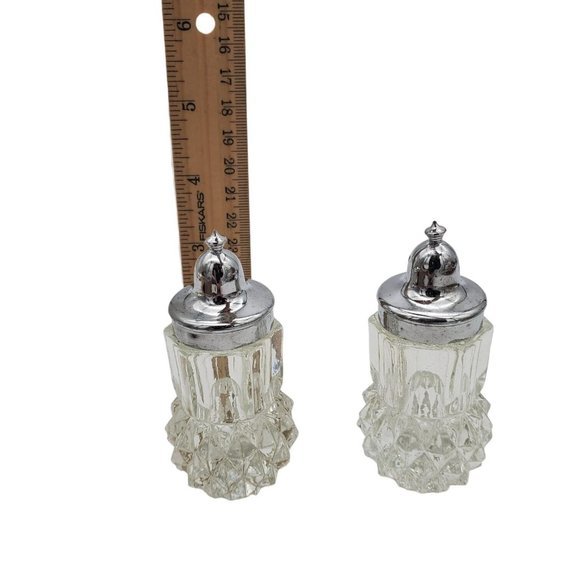 Vintage NOS Diamond Point Salt & Pepper Shakers Crystal 0174 Indiana‎ Glass Co. - Picture 6 of 11